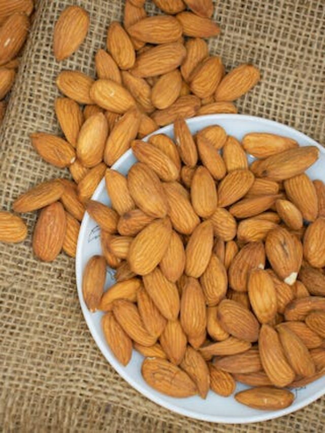 10 health benefits of eating soaked almonds